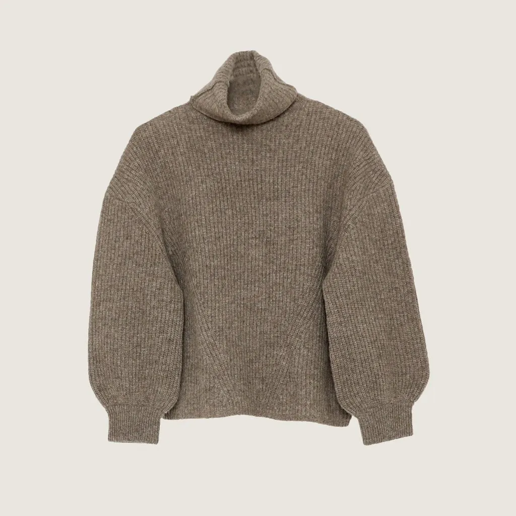 7115 by Szeki Poet Turtleneck Taupe