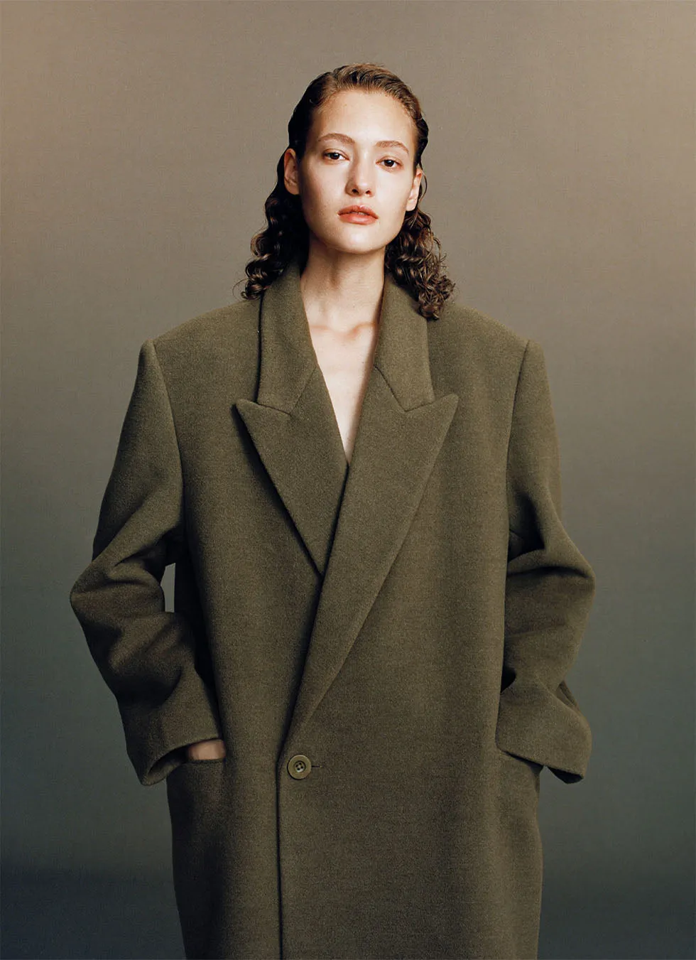 GUN lapel silhouette loose-fitting wool coat