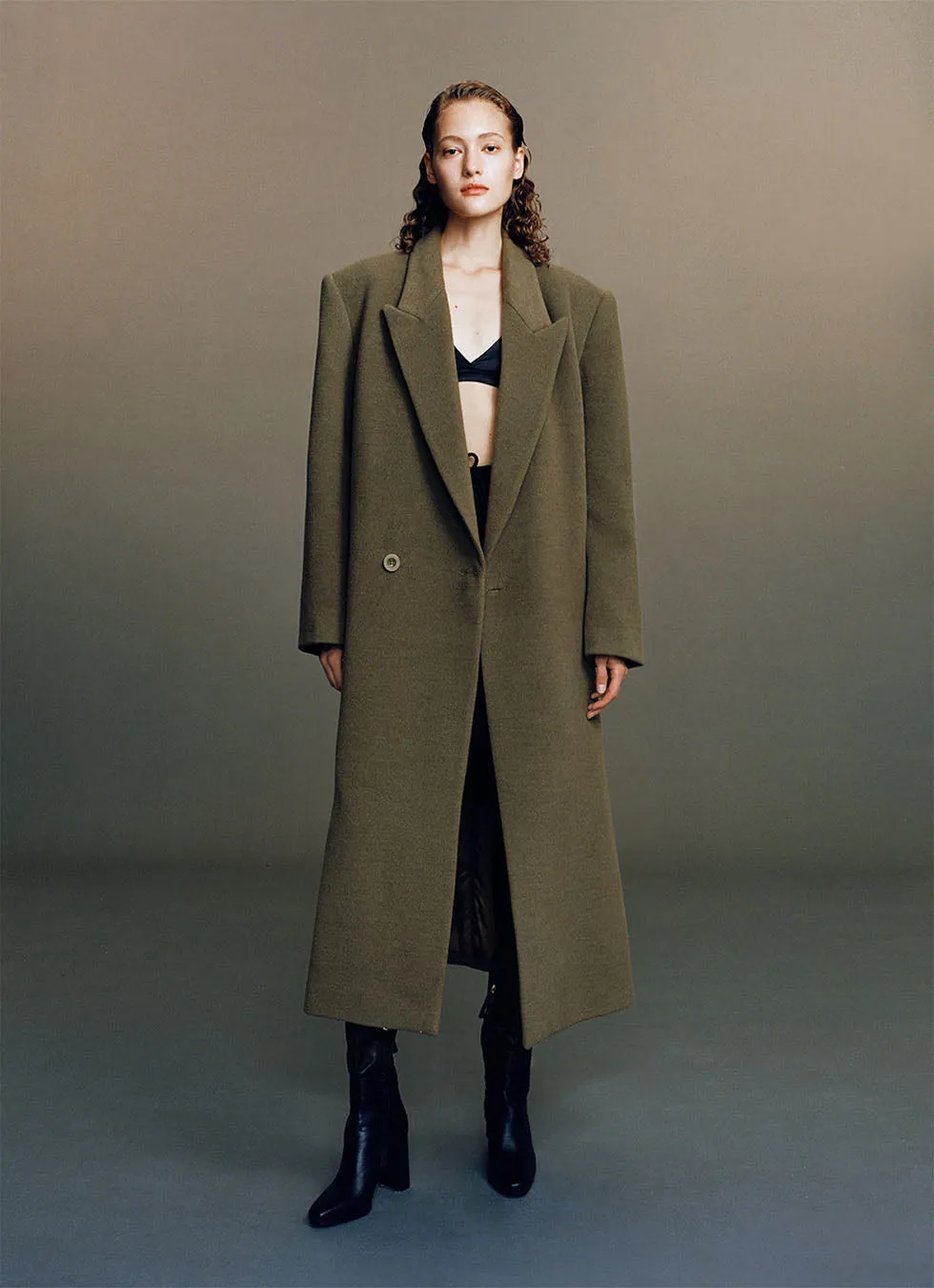 GUN lapel silhouette loose-fitting wool coat