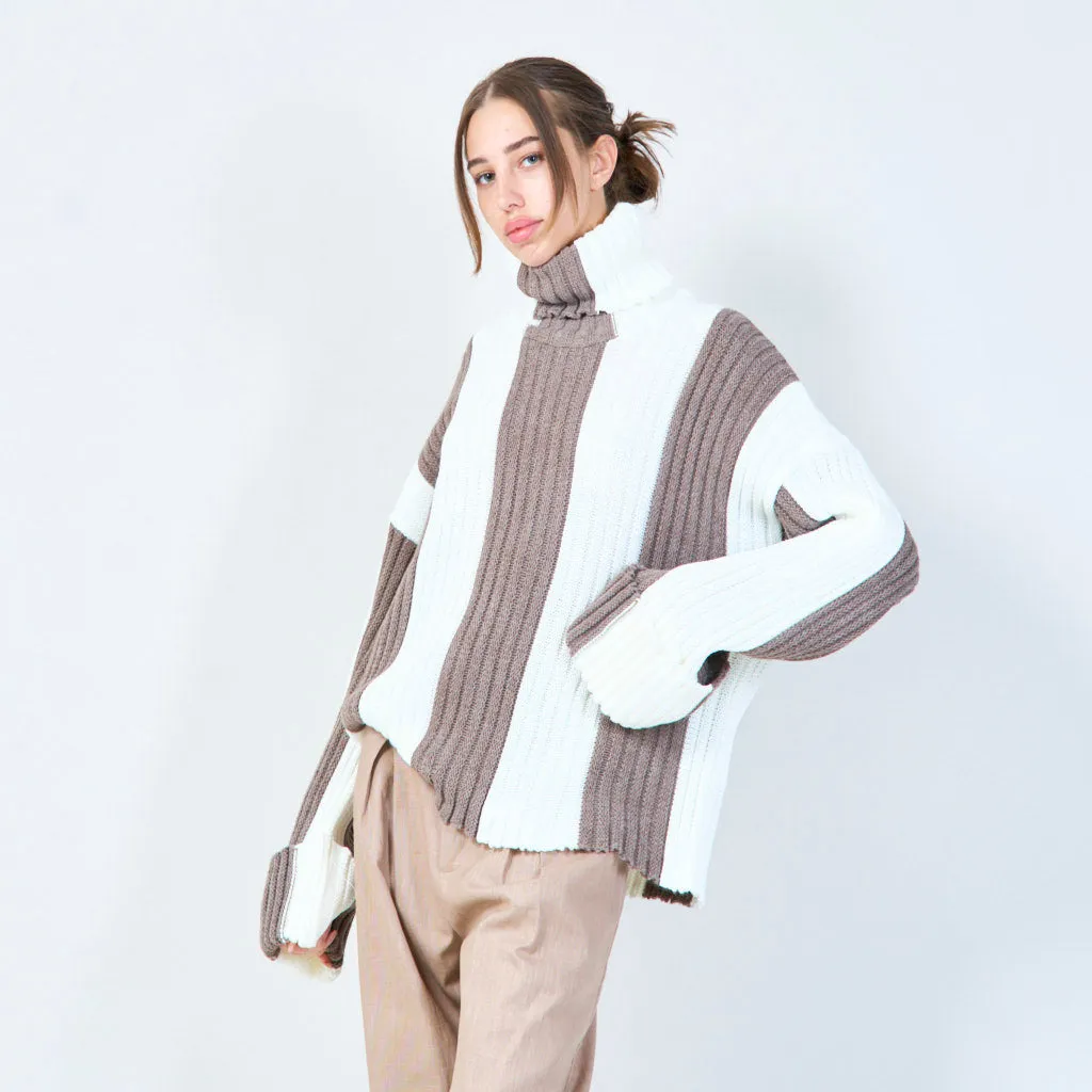 Ribbed turtleneck sweater with contrasting stripes wholesale