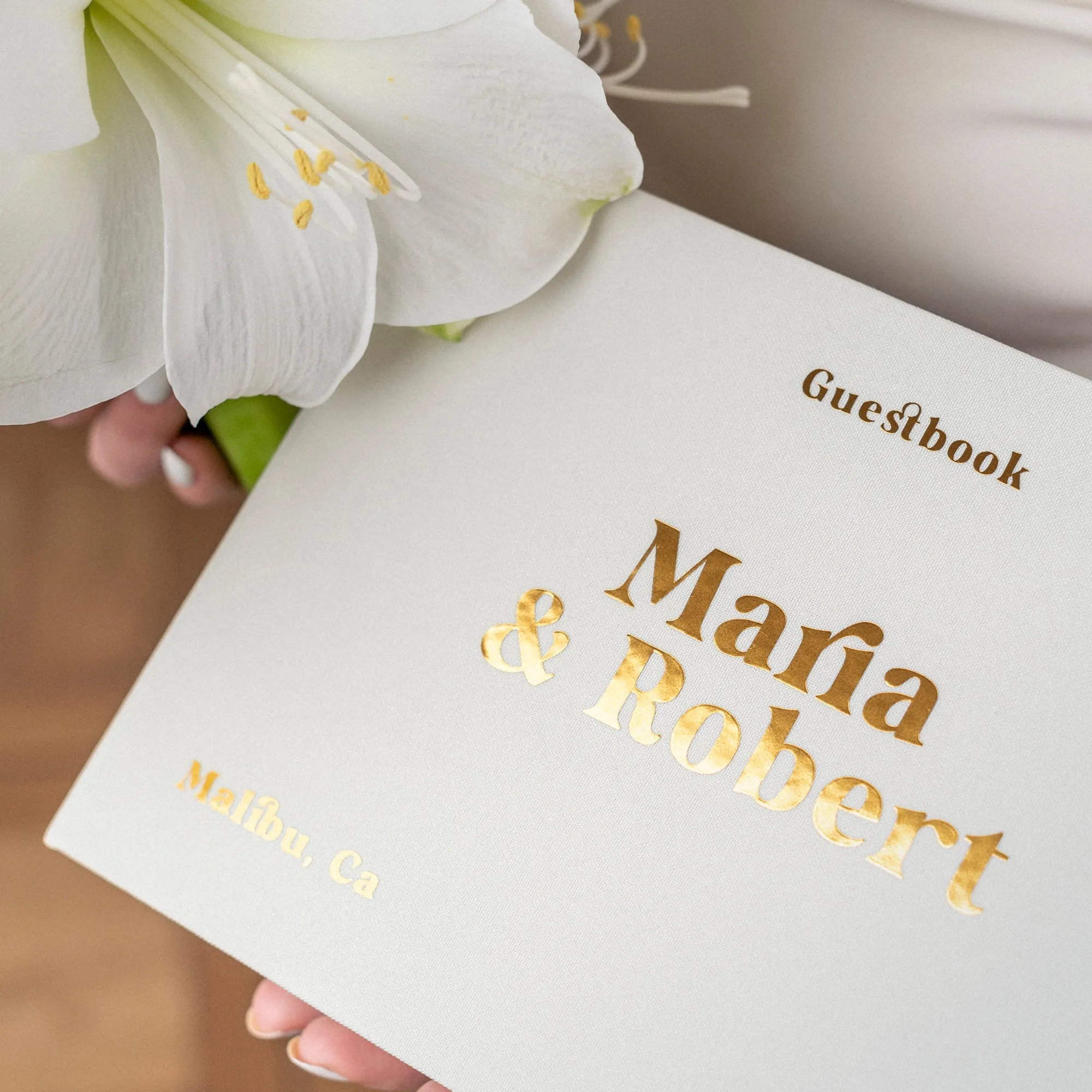 Silky White   Gold Metallic |  Guest Book ♡