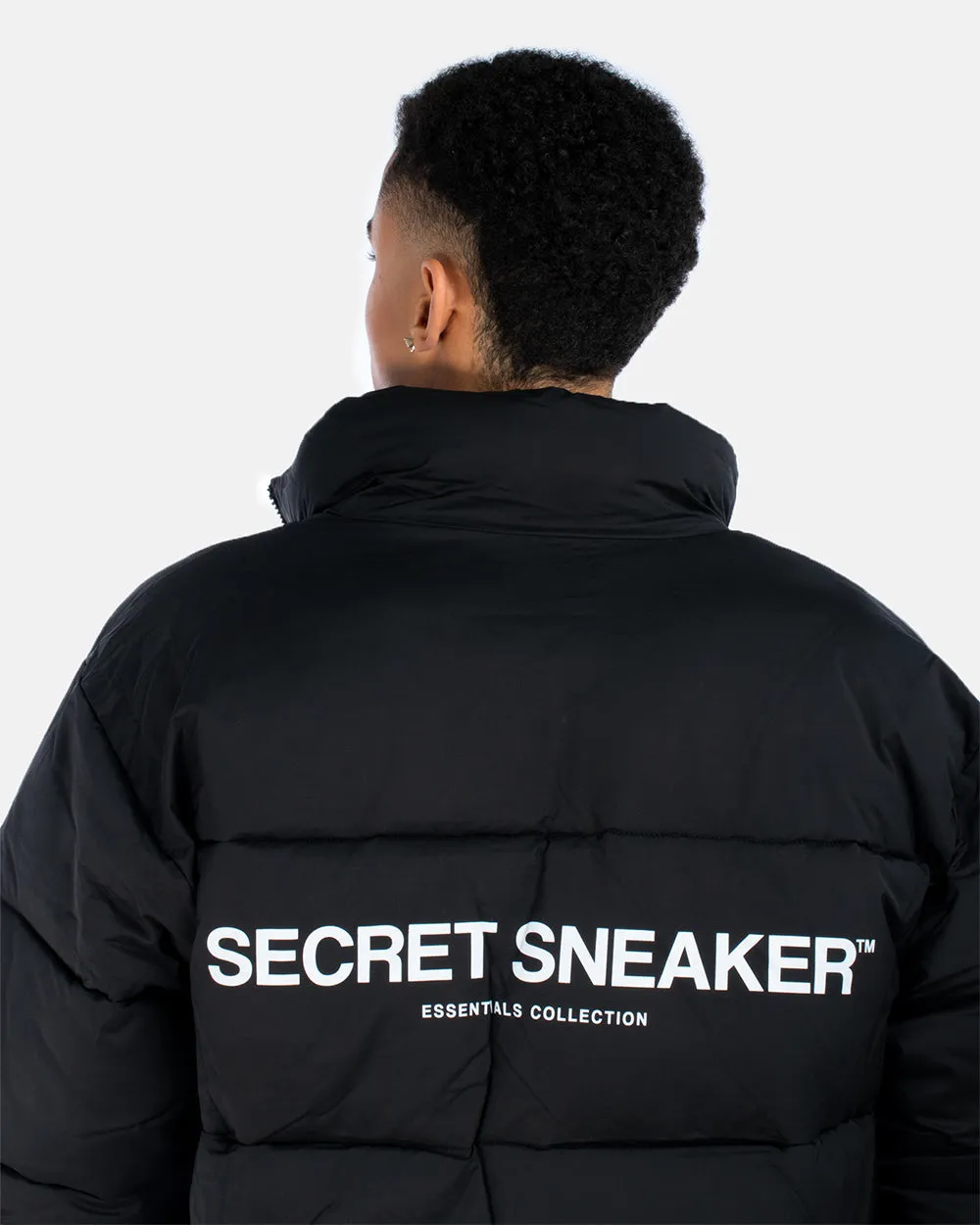 SSS ESSENTIALS PUFFER JACKET BLACK